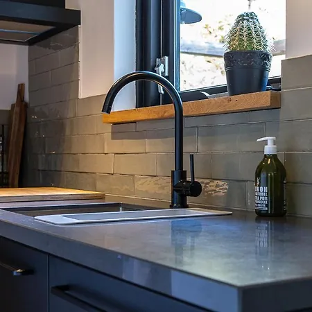 Semesterbostad Huusje21 *